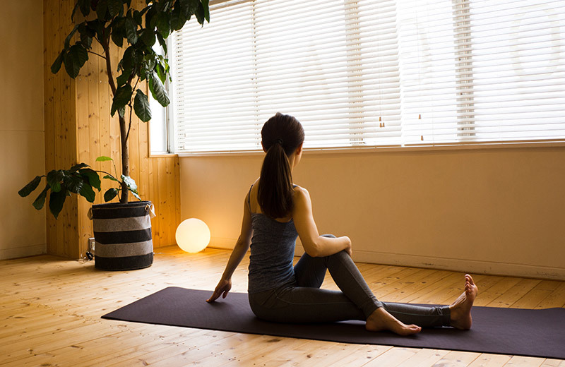 ヨガとピラティスの呼吸の違い 身体にもたらすそれぞれの効果とは 習い事の検索予約サイト Eparkスクール